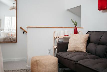 Japandi on Eighth | Three Bedroom near downtown, beach, and wineries! - Traverse City, Michigan