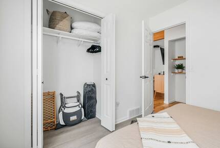 Japandi on Eighth | Three Bedroom near downtown, beach, and wineries! - Traverse City, Michigan