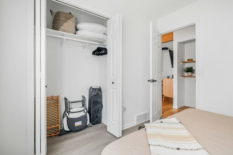 Japandi on Eighth | Three Bedroom near downtown, beach, and wineries! - Traverse City, Michigan