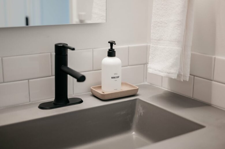 Japandi on Eighth | Three Bedroom near downtown, beach, and wineries! - Traverse City, Michigan