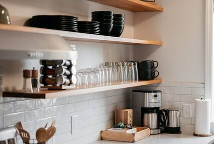 Japandi on Eighth | Three Bedroom near downtown, beach, and wineries! - Traverse City, Michigan