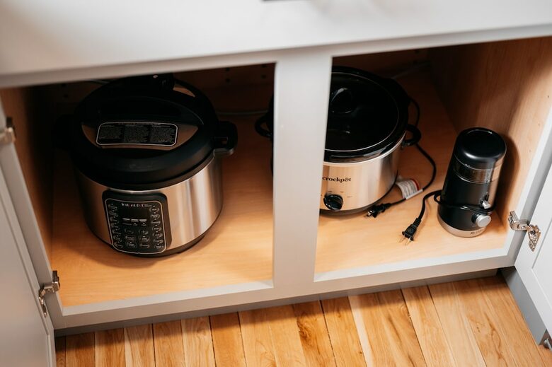 Japandi on Eighth | Three Bedroom near downtown, beach, and wineries! - Traverse City, Michigan