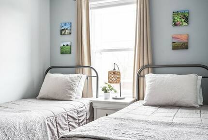 Hygge at Walnut Three Bedroom Chic Townhouse - Traverse City, Michigan