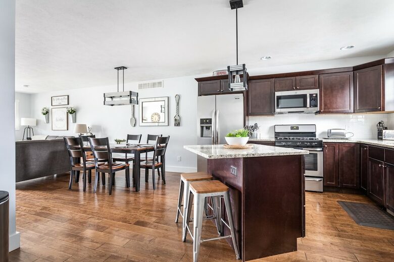 Hygge at Walnut Three Bedroom Chic Townhouse - Traverse City, Michigan