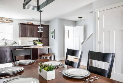 Hygge at Walnut Three Bedroom Chic Townhouse - Traverse City, Michigan