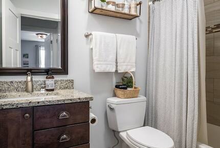 Hygge at Walnut Three Bedroom Chic Townhouse - Traverse City, Michigan