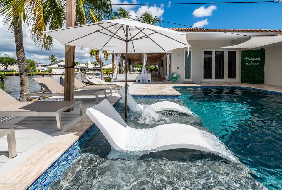 Fort Lauderdale’s Sunset Paradise on the Water - Fort Lauderdale, Florida