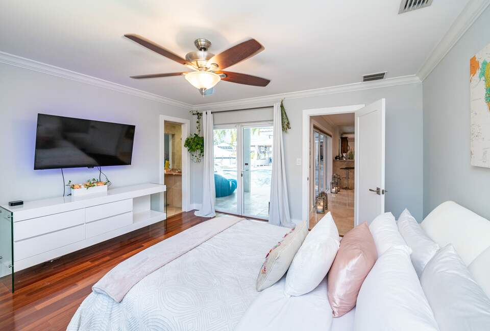 Fort Lauderdale’s Sunset Paradise on the Water - Fort Lauderdale, Florida