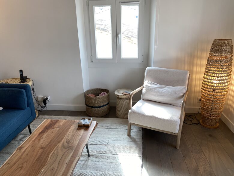 Rare Three Bedroom in Old Antibes - Antibes, France