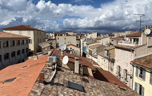 Rare Three Bedroom in Old Antibes - Antibes, France