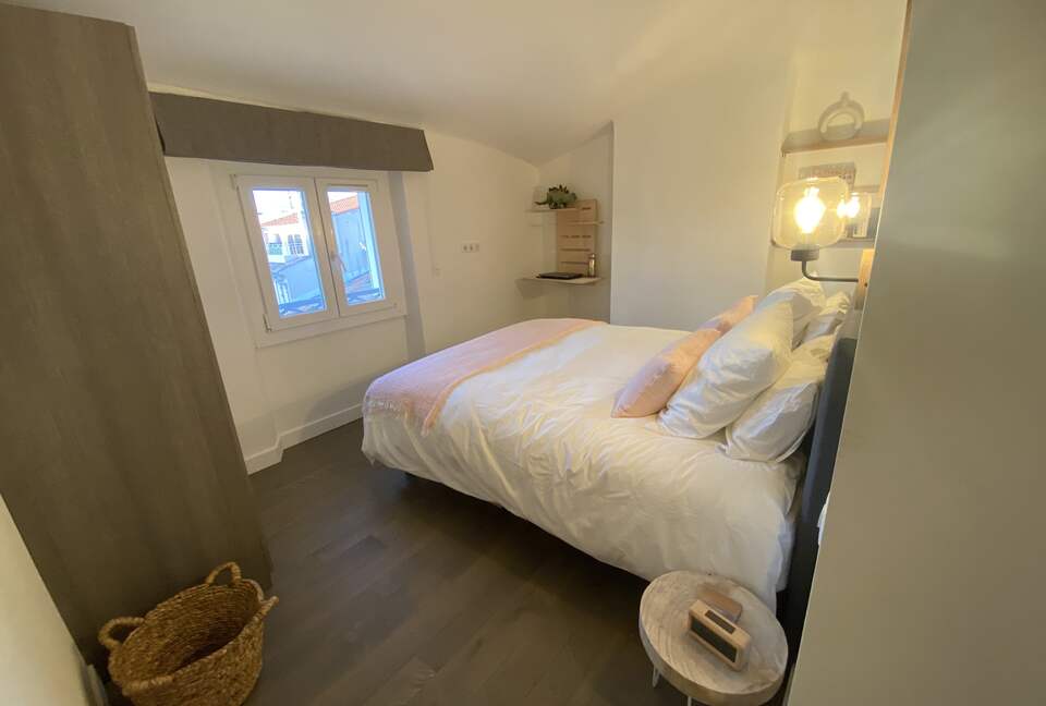 Rare Three Bedroom in Old Antibes - Antibes, France