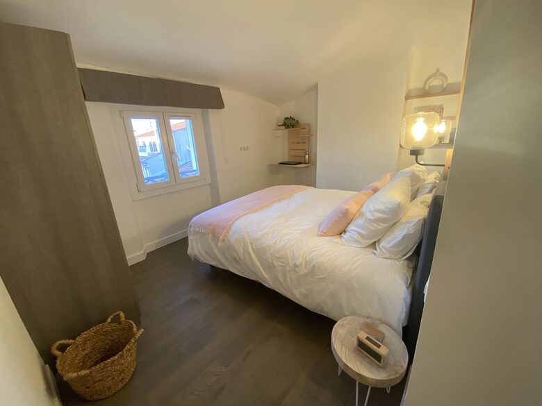 Rare Three Bedroom in Old Antibes - Antibes, France