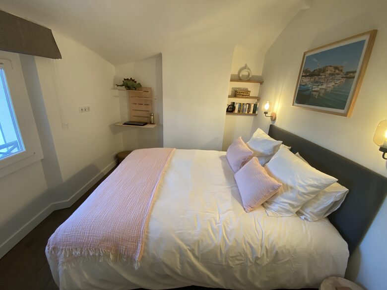 Rare Three Bedroom in Old Antibes - Antibes, France