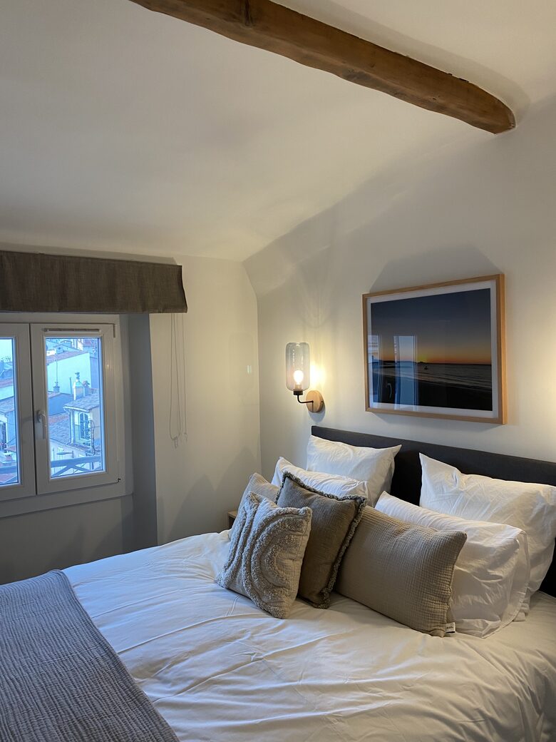 Rare Three Bedroom in Old Antibes - Antibes, France