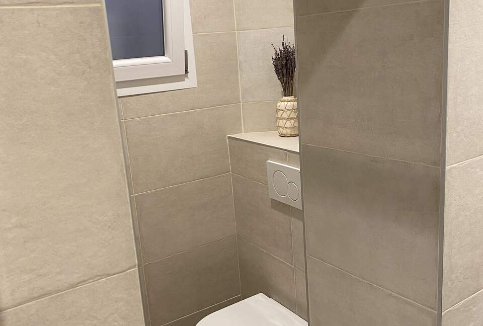 Rare Three Bedroom in Old Antibes - Antibes, France