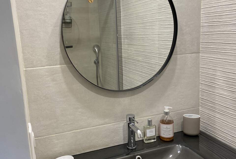 Rare Three Bedroom in Old Antibes - Antibes, France