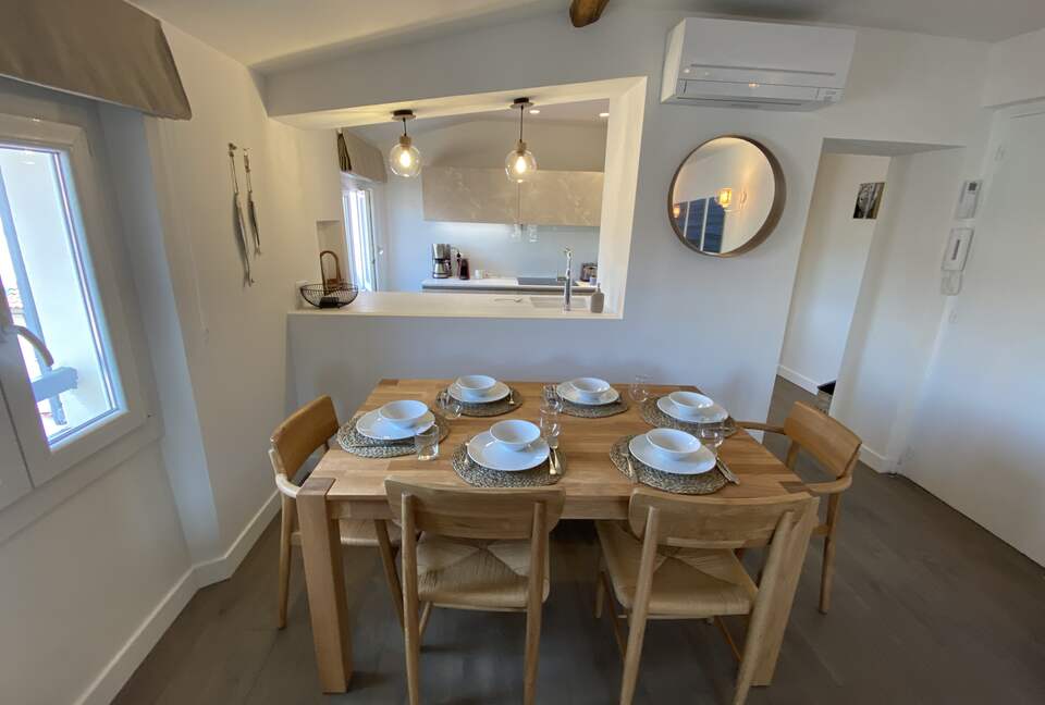 Rare Three Bedroom in Old Antibes - Antibes, France