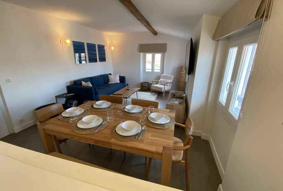 Rare Three Bedroom in Old Antibes - Antibes, France