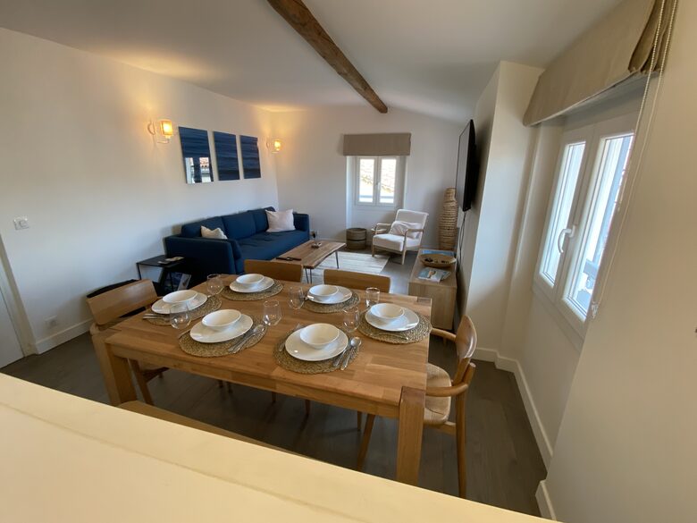 Rare Three Bedroom in Old Antibes - Antibes, France