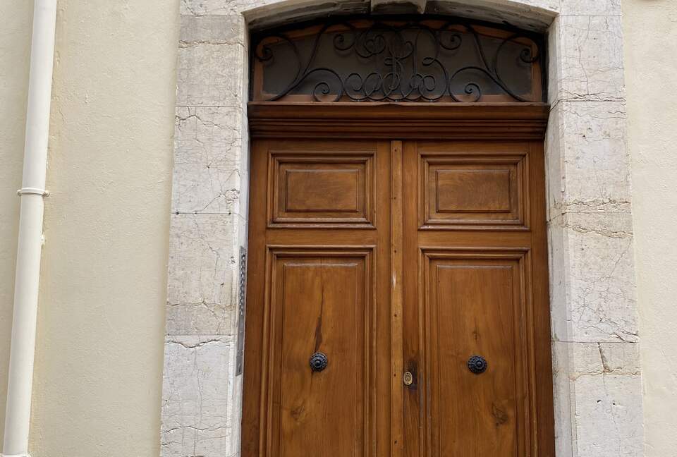 Rare Three Bedroom in Old Antibes - Antibes, France