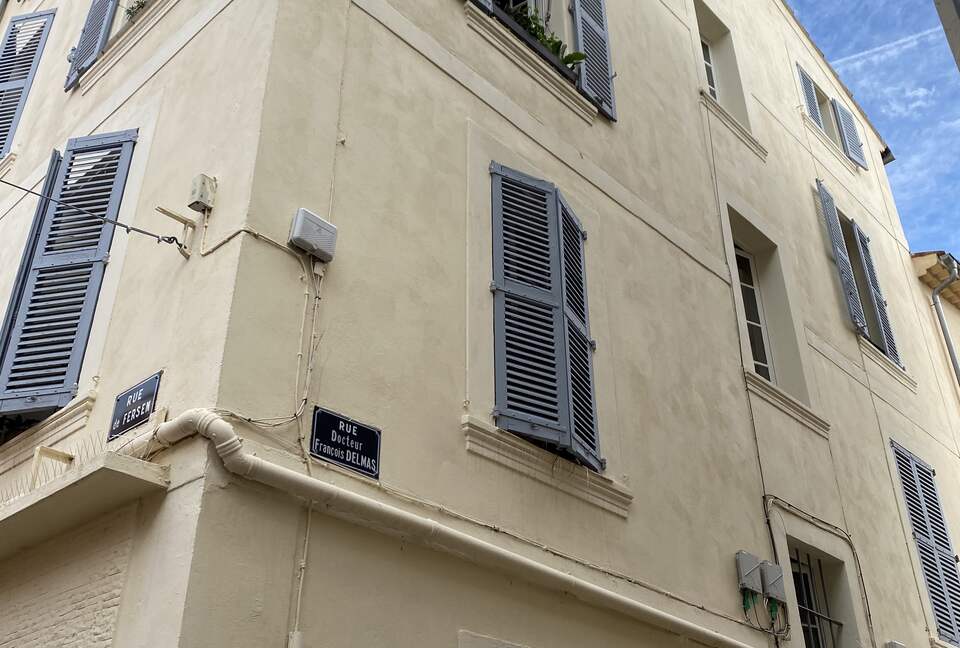 Rare Three Bedroom in Old Antibes - Antibes, France