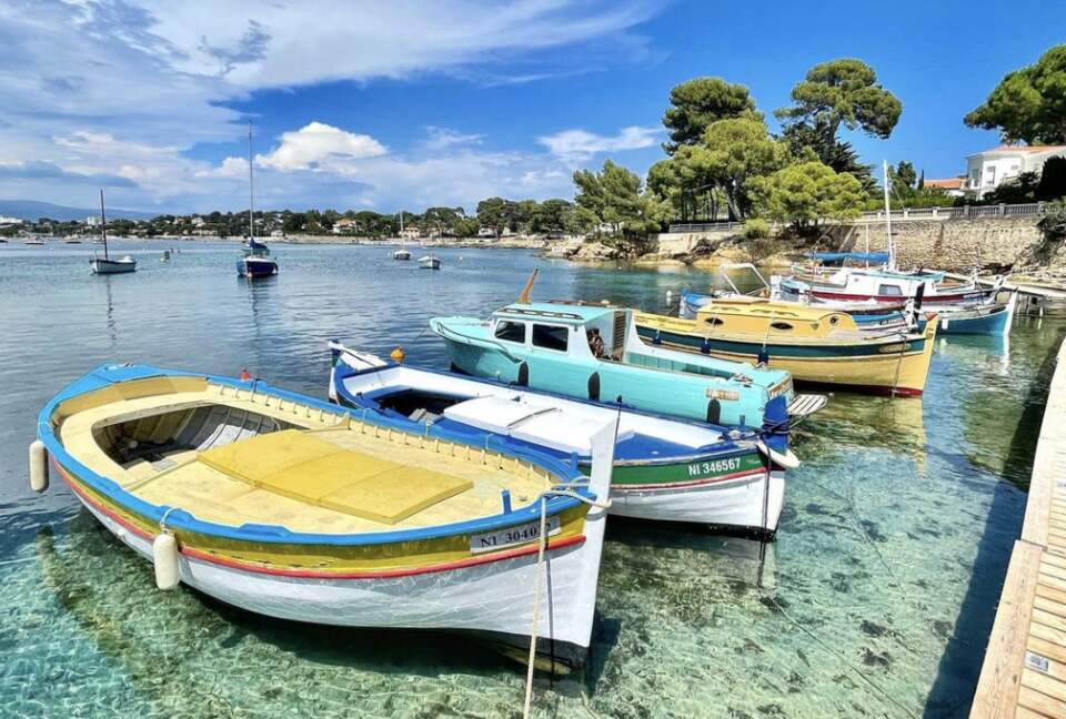 Rare Three Bedroom in Old Antibes - Antibes, France