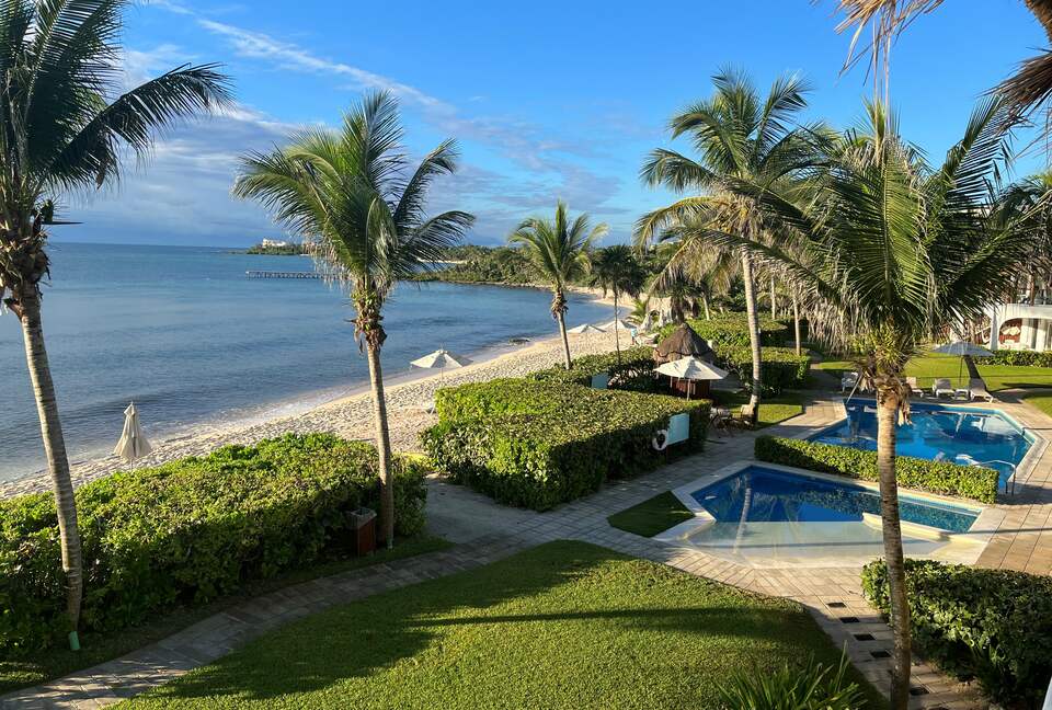 Las Villas Akumal - 2 Bedroom Oceanfront - Tulum, Mexico