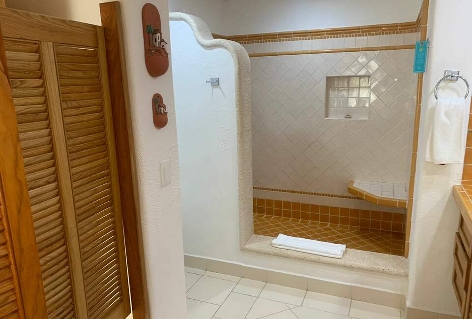 Las Villas Akumal - 2 Bedroom Oceanfront - Tulum, Mexico