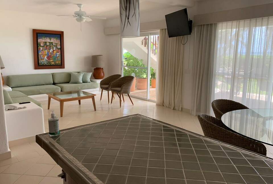 Las Villas Akumal - 2 Bedroom Oceanfront - Tulum, Mexico