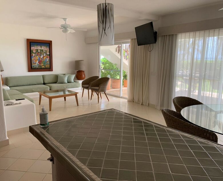 Las Villas Akumal - 2 Bedroom Oceanfront - Tulum, Mexico