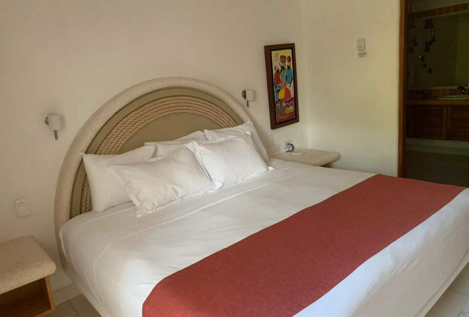 Las Villas Akumal - 2 Bedroom Oceanfront - Tulum, Mexico