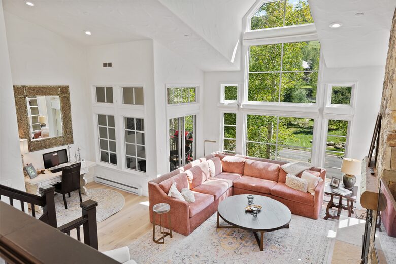 Enjoy Panoramic Views in Front with the Whole Family