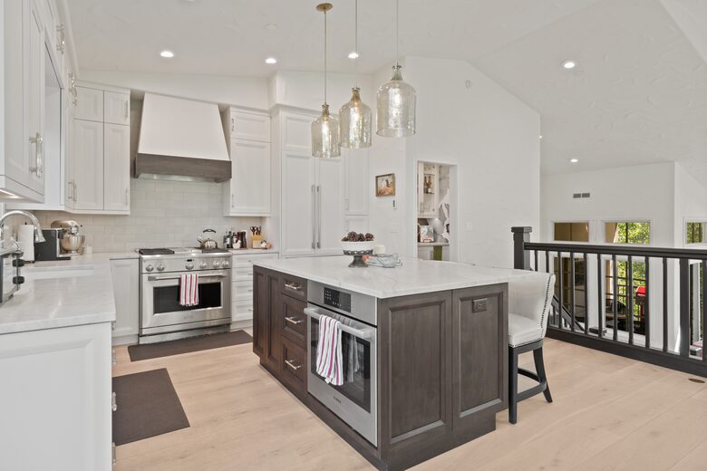 A Kitchen Cook's Dream, Brand New Chef's Grade Appliances