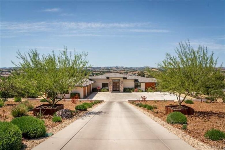 Paso de los Amigos - Templeton, California