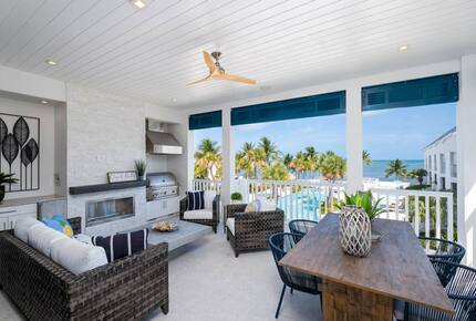 New Modern Penthouse with Private Beach - Islamorada, Florida