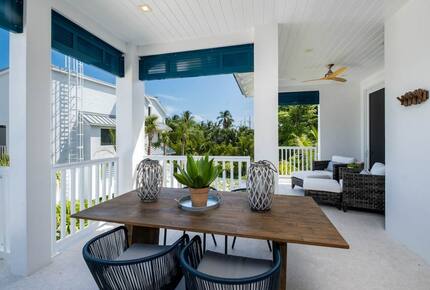 New Modern Penthouse with Private Beach - Islamorada, Florida