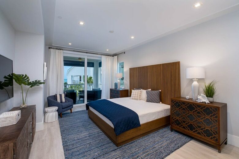 New Modern Penthouse with Private Beach - Islamorada, Florida