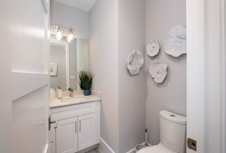 New Modern Penthouse with Private Beach - Islamorada, Florida