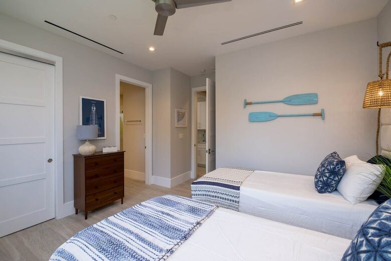 New Modern Penthouse with Private Beach - Islamorada, Florida