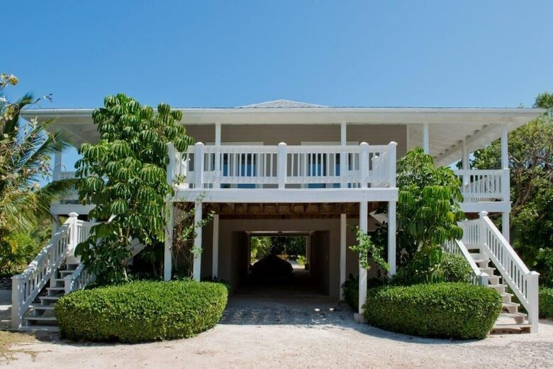 Margherita House | Elegant Caribbean Escape with a Pool - Governor's Harbour, Bahamas