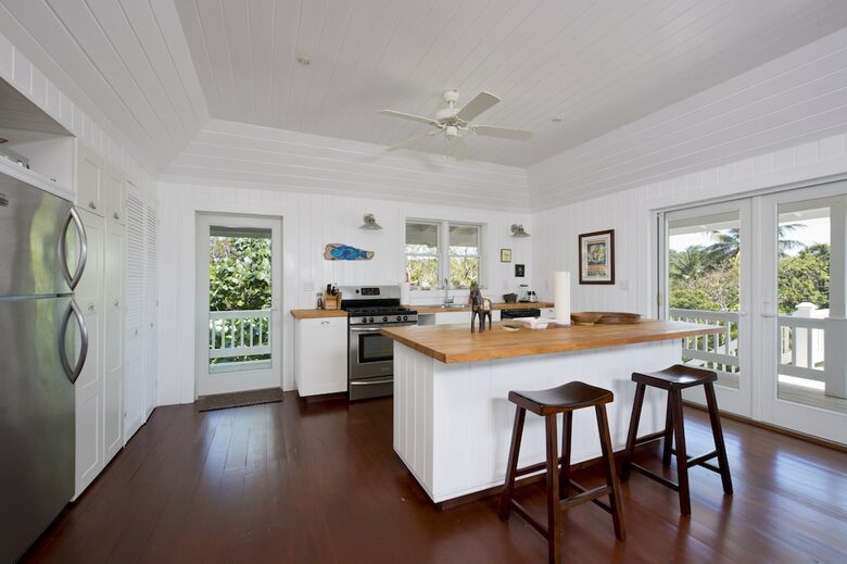 Margherita House | Elegant Caribbean Escape with a Pool - Governor's Harbour, Bahamas