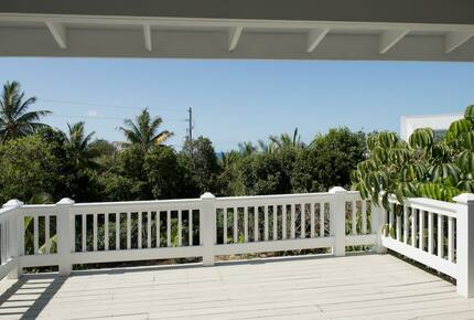 Margherita House | Elegant Caribbean Escape with a Pool - Governor's Harbour, Bahamas