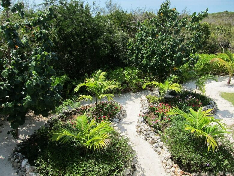 Margherita House | Elegant Caribbean Escape with a Pool - Governor's Harbour, Bahamas