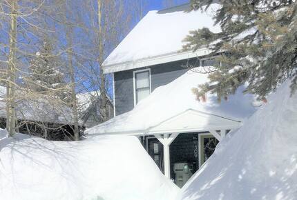 Three-Story Home In The Heart Of Crested Butte | Easy Walk To Elk Avenue And To The Free Mountain Shuttle - Crested Butte, Colorado