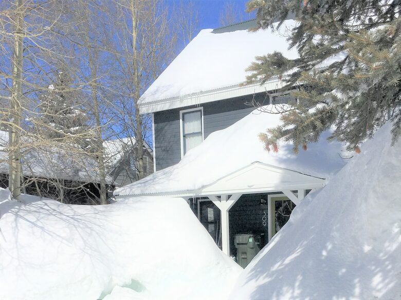 Three-Story Home In The Heart Of Crested Butte | Easy Walk To Elk Avenue And To The Free Mountain Shuttle - Crested Butte, Colorado