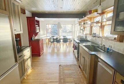 Three-Story Home In The Heart Of Crested Butte | Easy Walk To Elk Avenue And To The Free Mountain Shuttle - Crested Butte, Colorado