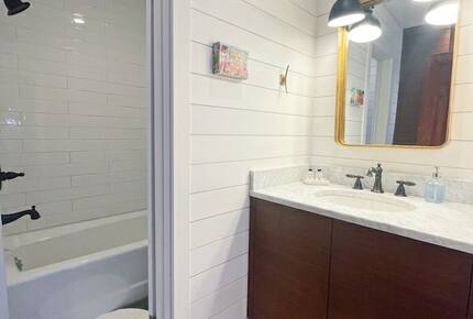 Three-Story Home In The Heart Of Crested Butte | Easy Walk To Elk Avenue And To The Free Mountain Shuttle - Crested Butte, Colorado