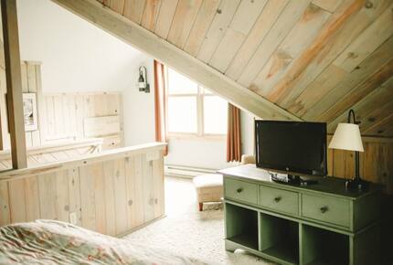 Three-Story Home In The Heart Of Crested Butte | Easy Walk To Elk Avenue And To The Free Mountain Shuttle - Crested Butte, Colorado