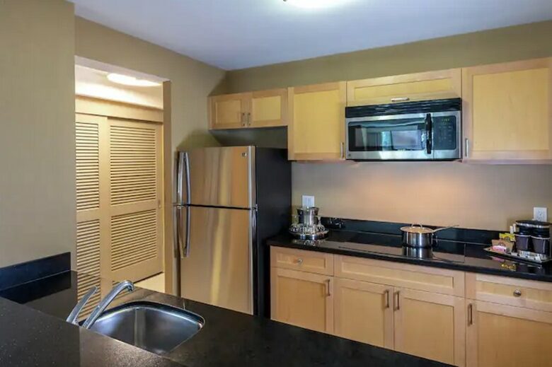 Hilton Whistler Resort and Spa "Premier Studio"- Located In the Heart of Whistler Village! - Whistler, Canada