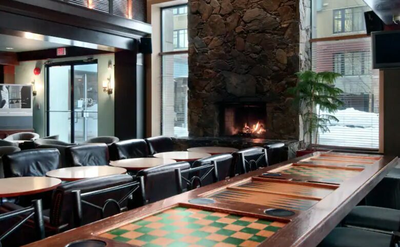 Hilton Whistler Resort and Spa "Premier Studio"- Located In the Heart of Whistler Village! - Whistler, Canada